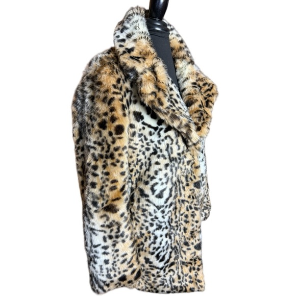 Forever 21 Faux Fur Coat - Picture 6 of 15